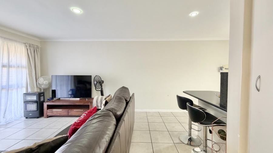 2 Bedroom Property for Sale in Fairview Golf Estate Western Cape